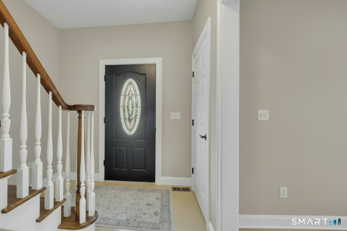 2 Chapman Chase Windsor Locks, CT 06096 - Photo 5 of 40