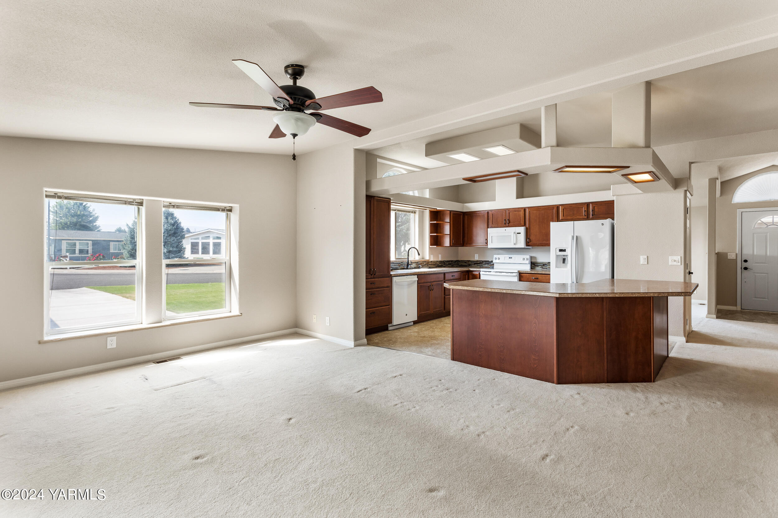 7001 Cottage Way Yakima, WA 98908 - Photo 11 of 40 7001CottageWay_11-2