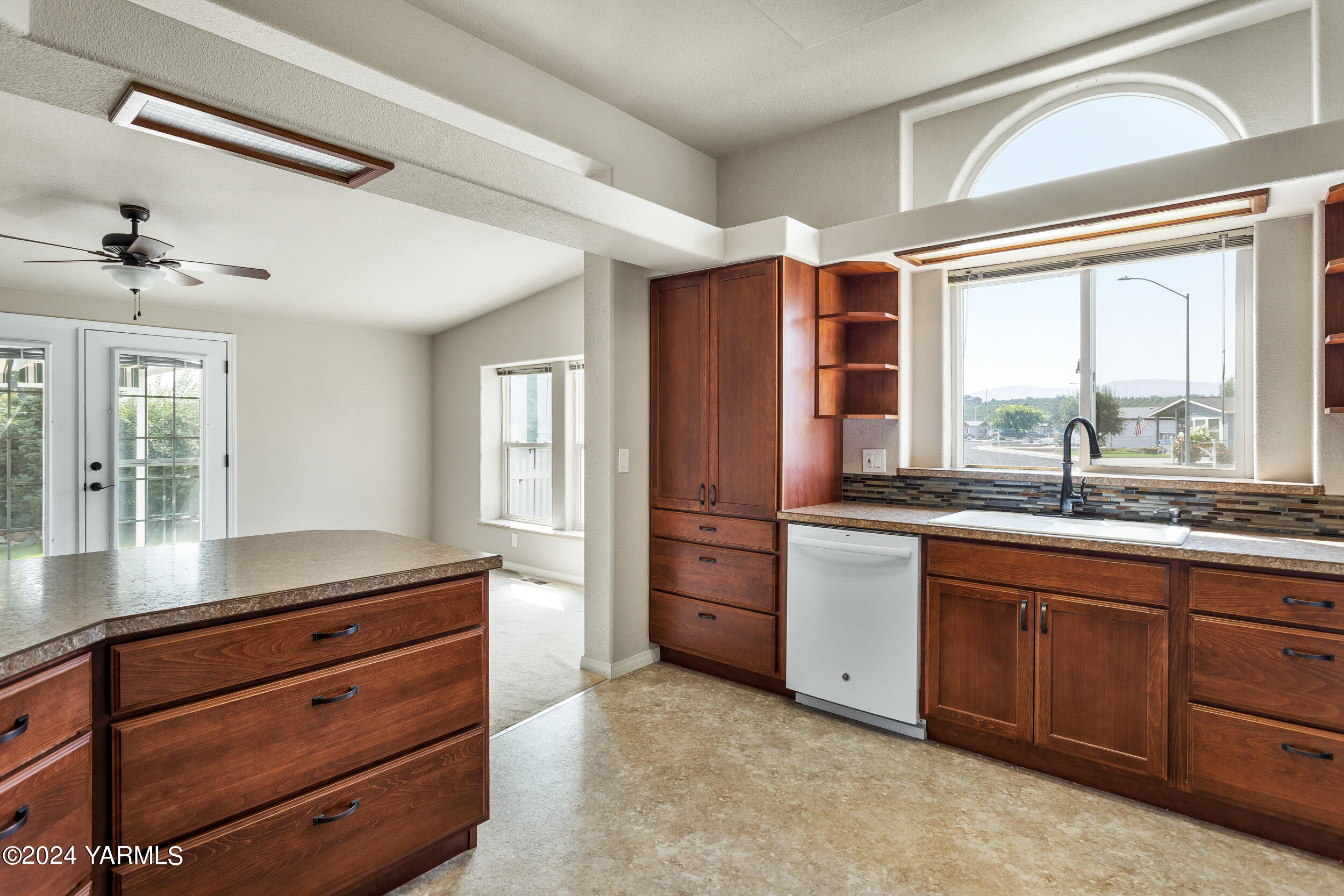 7001 Cottage Way Yakima, WA 98908 - Photo 15 of 40 7001CottageWay_15-2