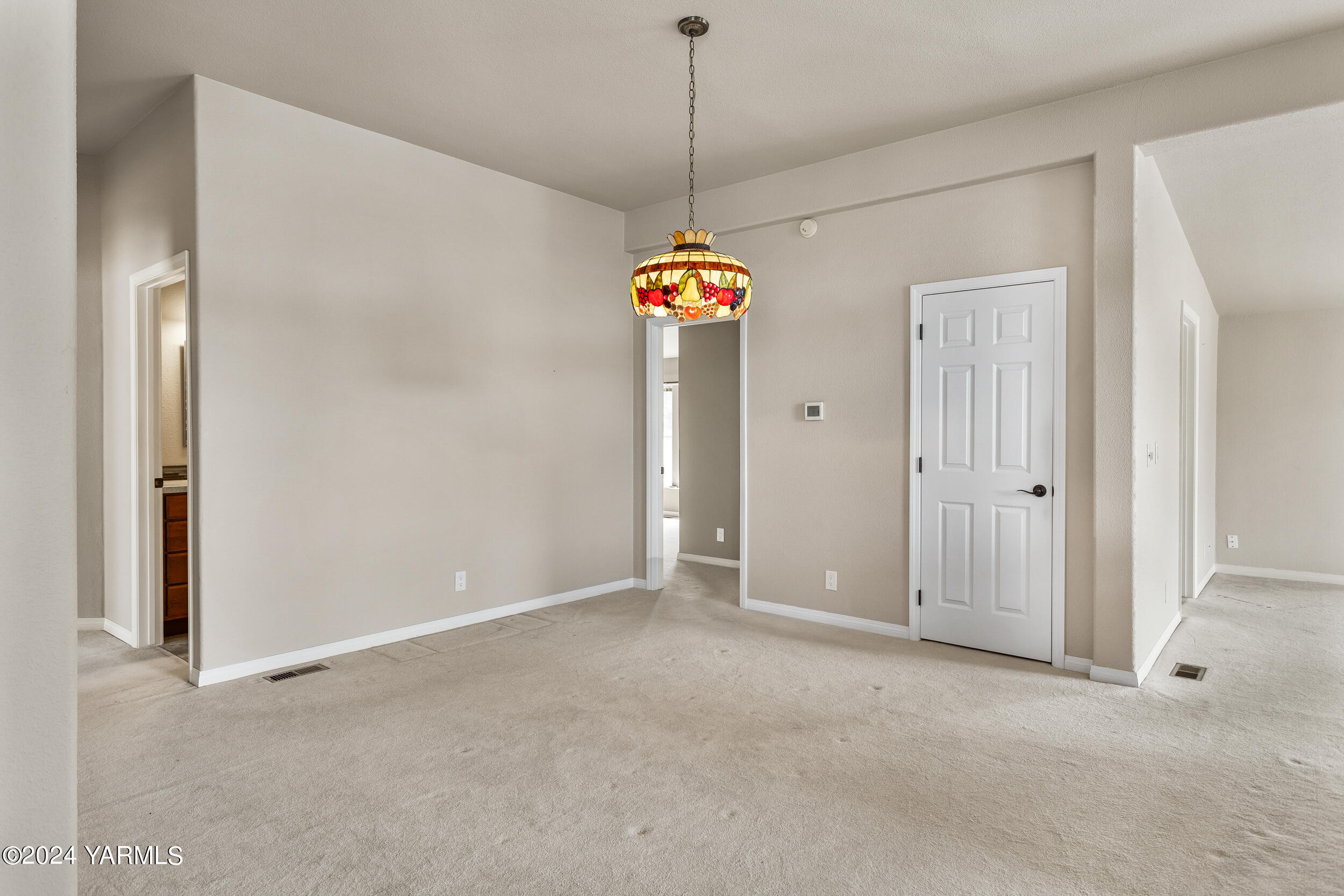 7001 Cottage Way Yakima, WA 98908 - Photo 19 of 40 7001CottageWay_19-2