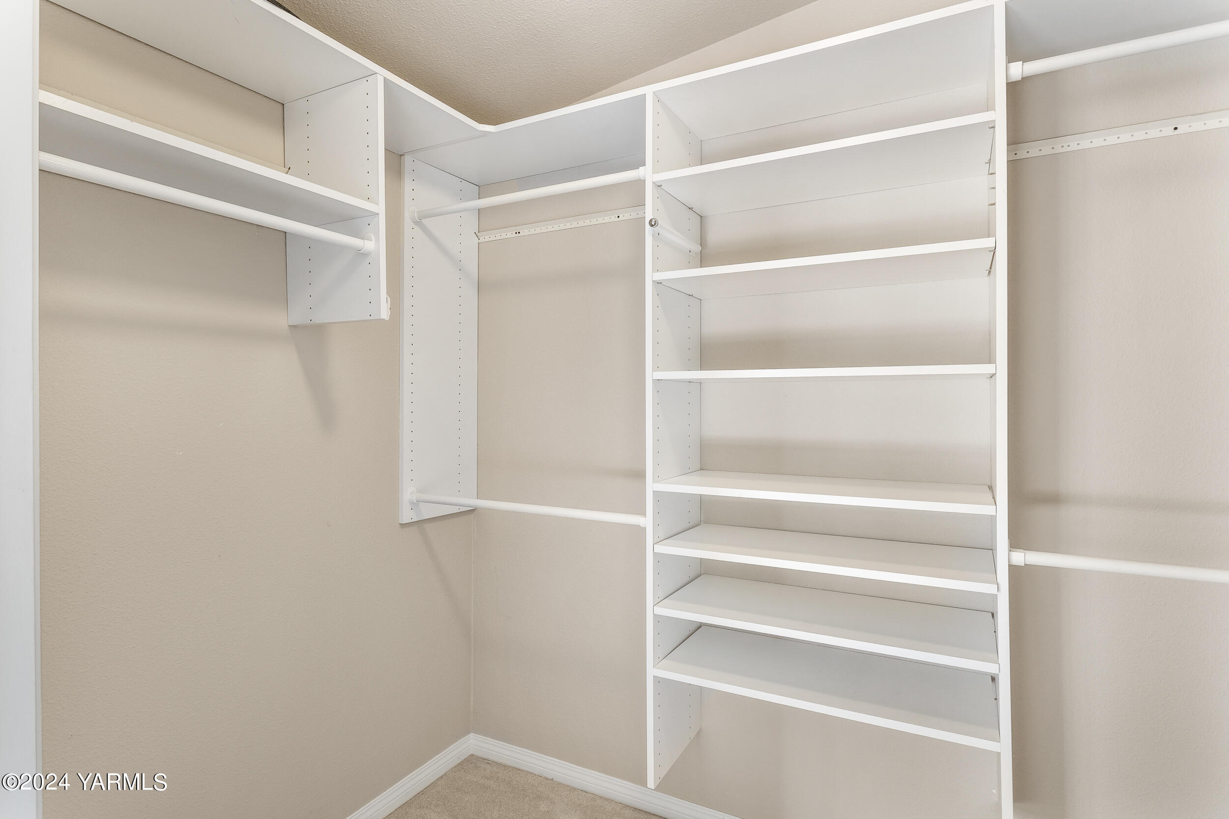 7001 Cottage Way Yakima, WA 98908 - Photo 22 of 40 7001CottageWay_22-2