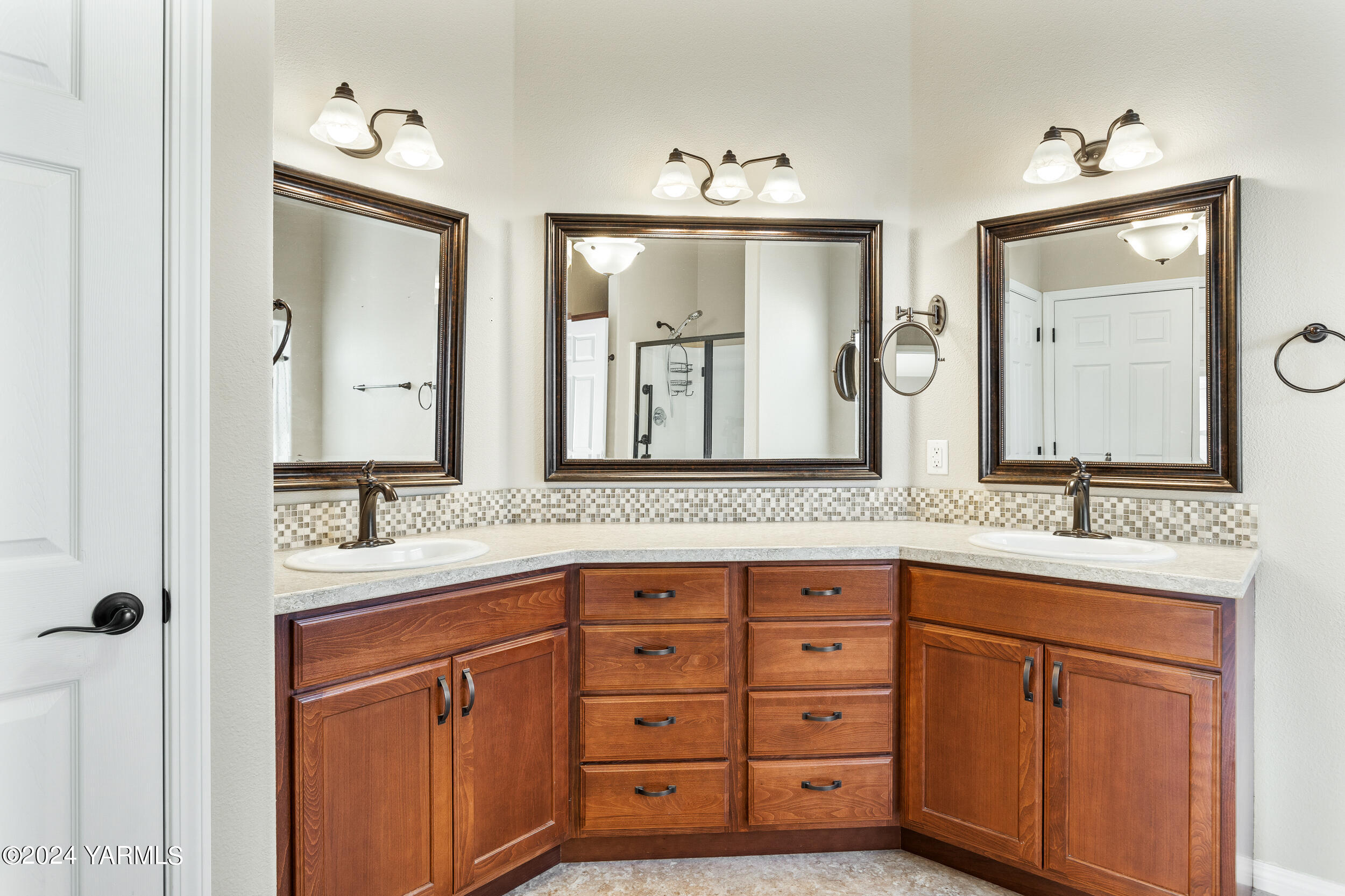 7001 Cottage Way Yakima, WA 98908 - Photo 23 of 40 7001CottageWay_23-2