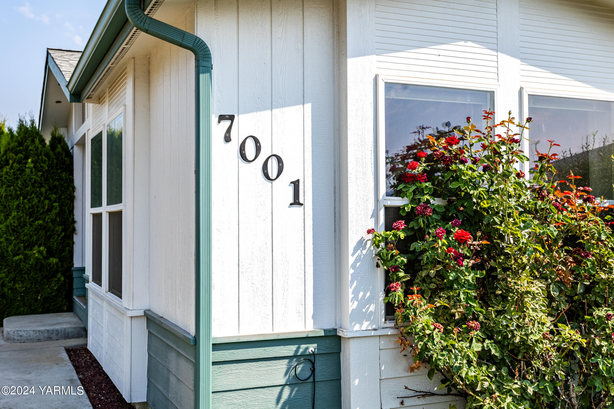 7001 Cottage Way Yakima, WA 98908 - Photo 4 of 40 7001CottageWay_04