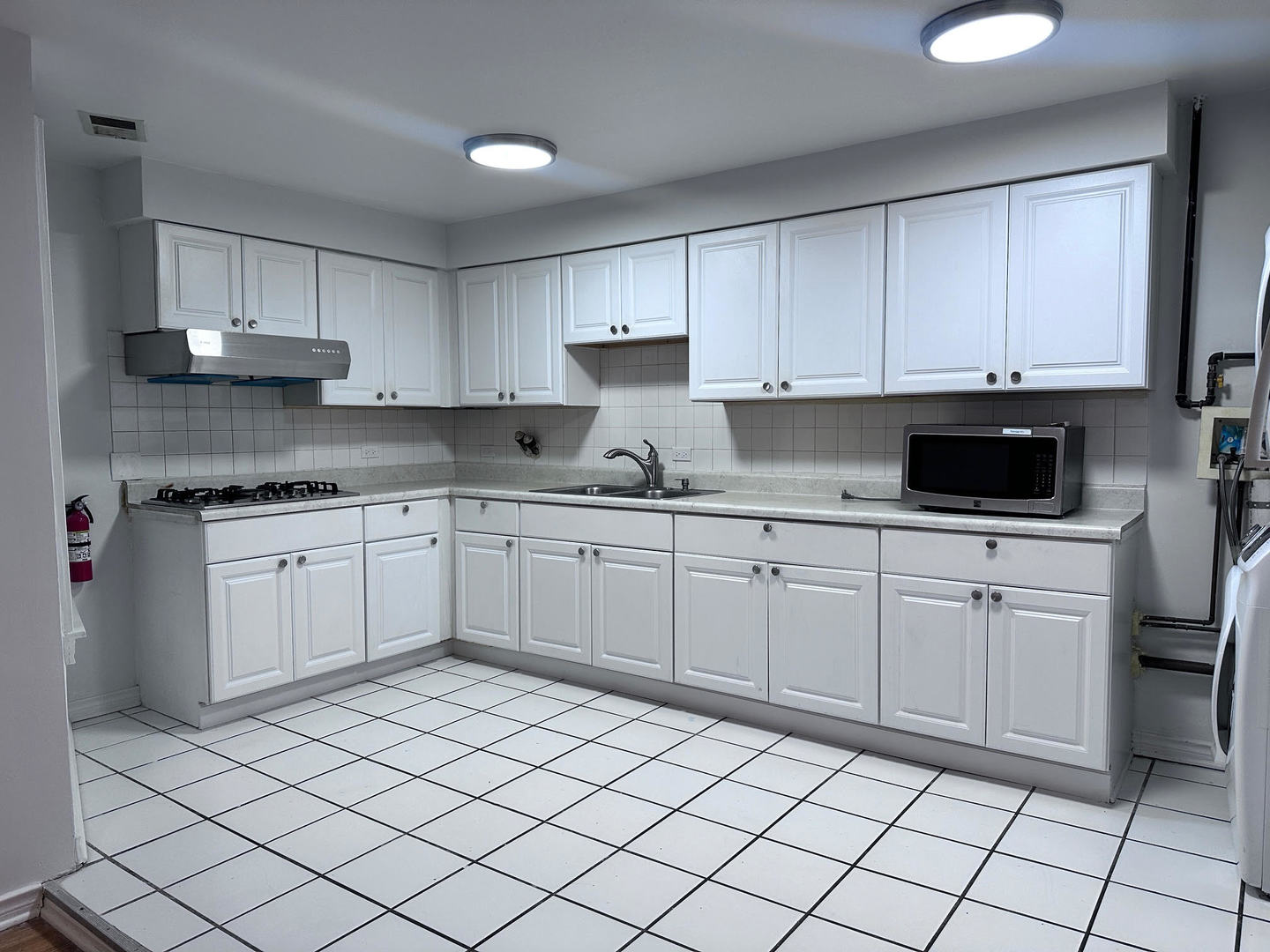 240 West 31st Street, Unit 2W Chicago, IL 60616 - Photo 2 of 9