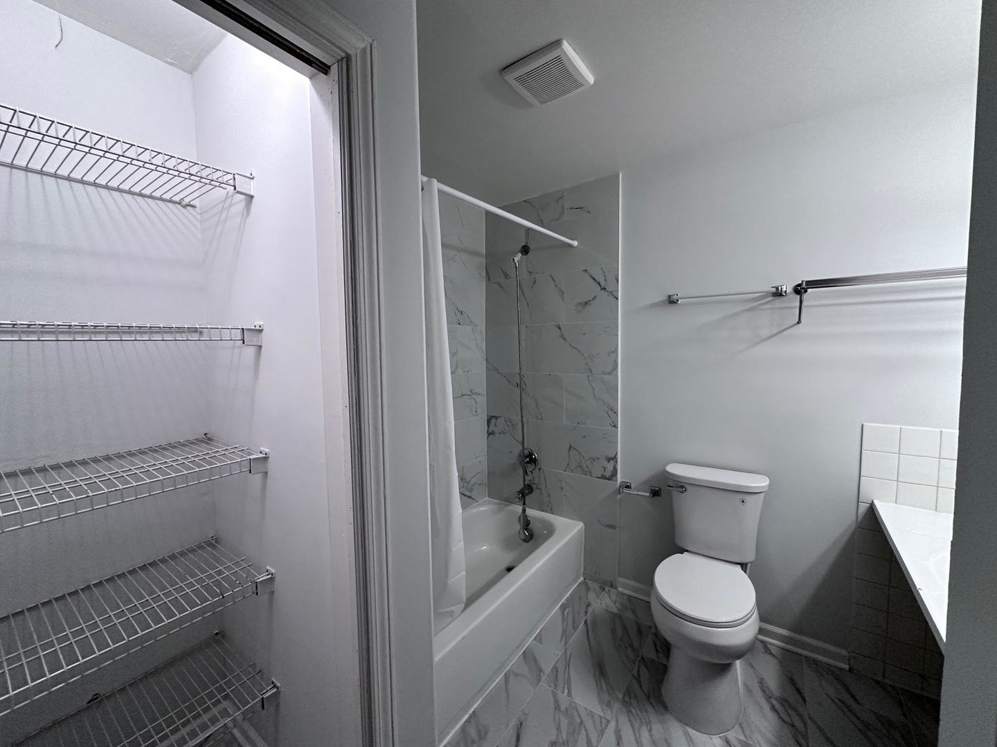 240 West 31st Street, Unit 2W Chicago, IL 60616 - Photo 4 of 9
