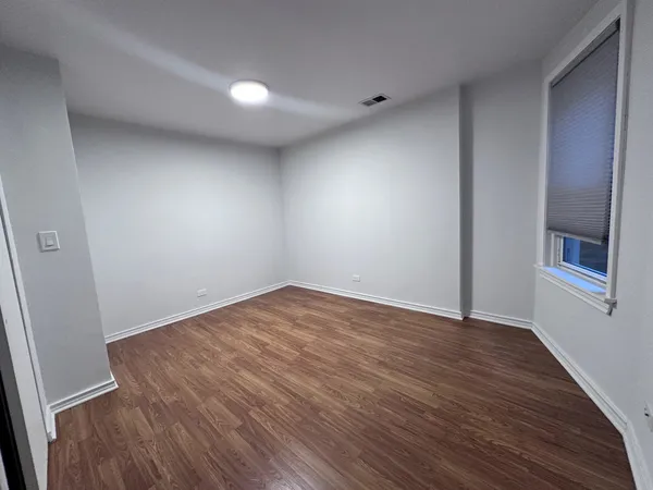 $2,000 | 240 West 31st Street, Unit 2W, Chicago, IL 60616