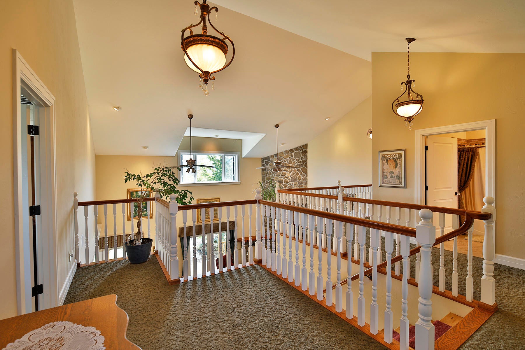 1524 Dry Creek Road Eagle Point, OR 97524 - Photo 23 of 50 Upstairs balcony