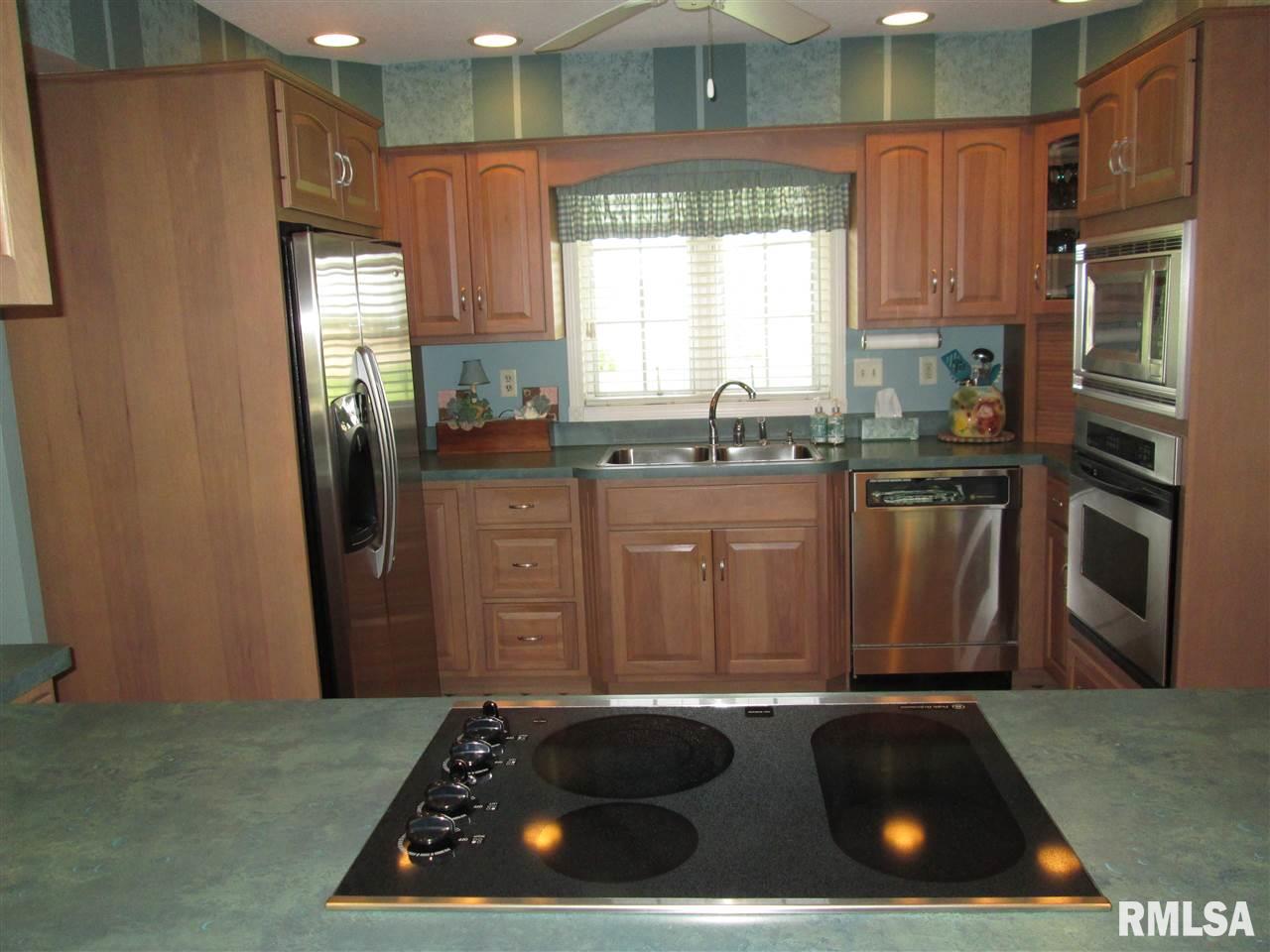 13808 Egg Ranch Road Pekin, IL 61554 - Photo 4 of 35