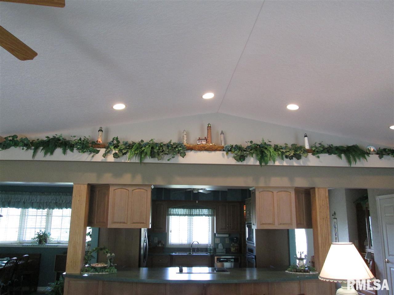13808 Egg Ranch Road Pekin, IL 61554 - Photo 8 of 35