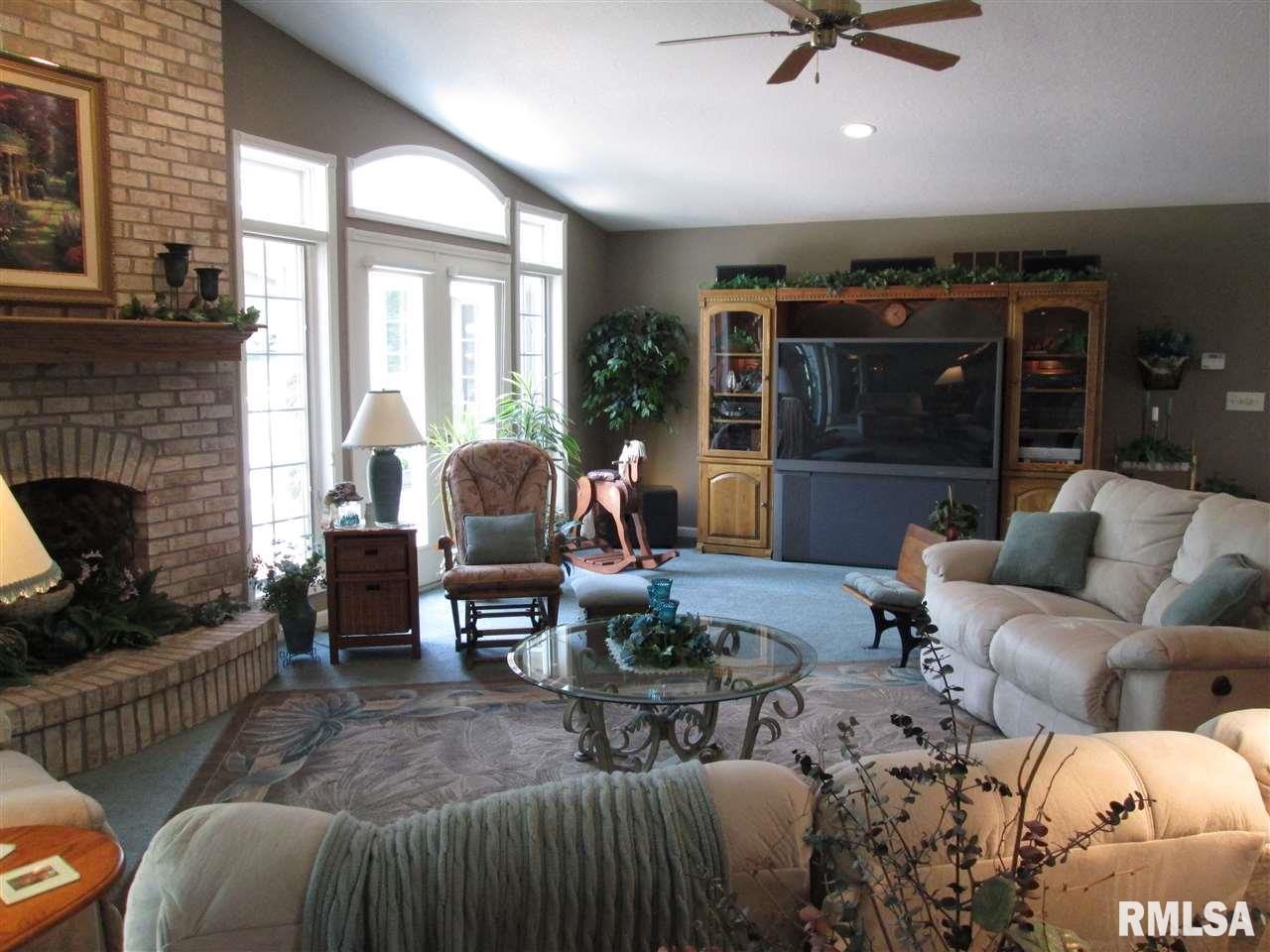 13808 Egg Ranch Road Pekin, IL 61554 - Photo 10 of 35