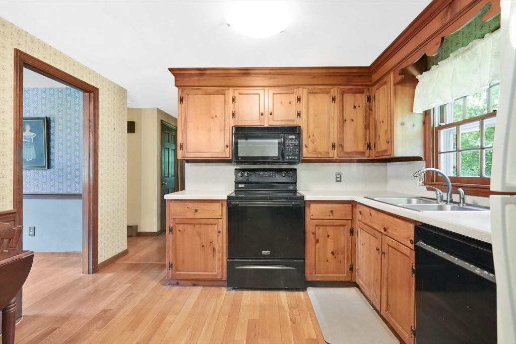 13 Pleasant View Road Wilbraham, MA 01095 - Photo 9 of 40