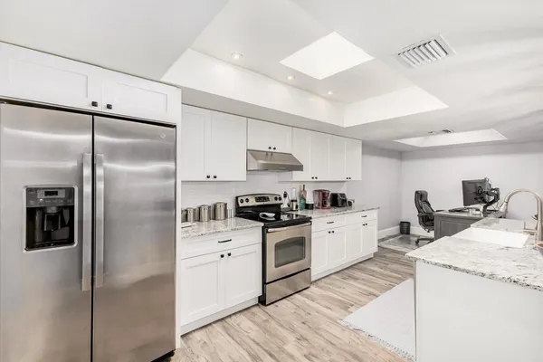 $3,750 | 7681 North VÃa De Platina, Scottsdale, AZ 85258