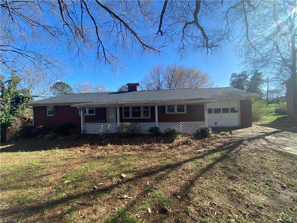 2620 Creekwood Drive, WinstonSalem, NC 27103 Compass