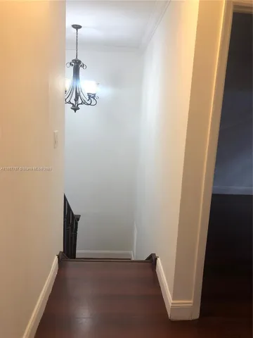 a view of empty room with empty room