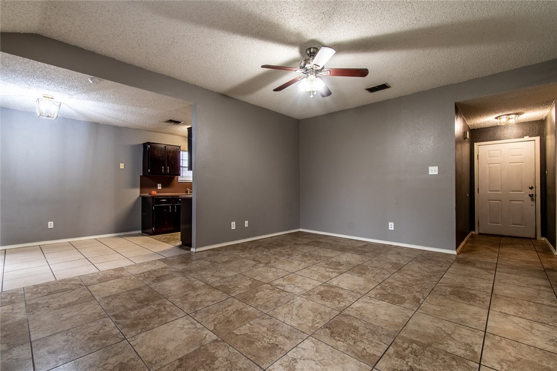 2185 Spring Park Drive Ingleside, TX 78362 - Photo 7 of 32 a view of an empty room with a bathroom