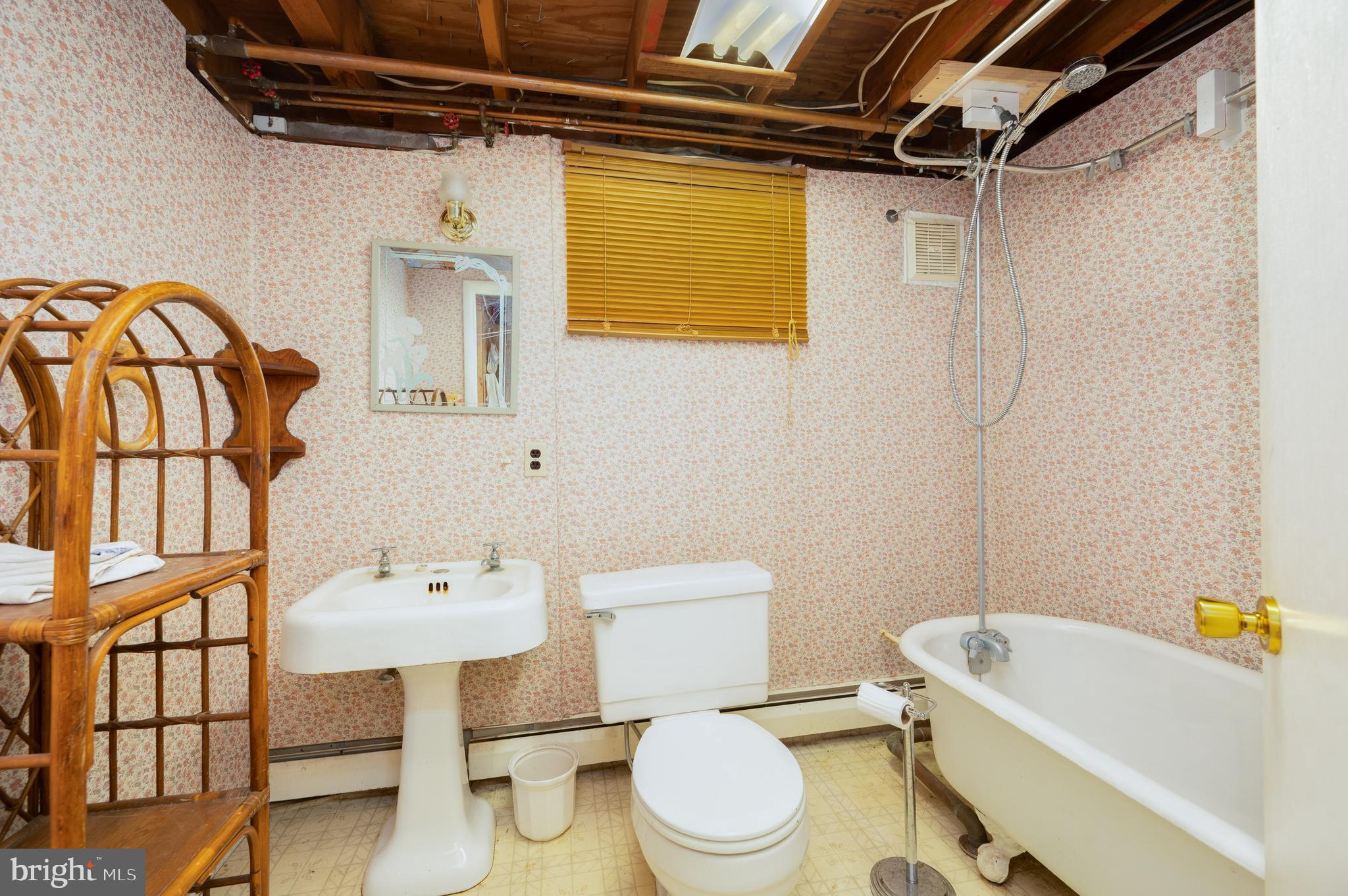 622 Rock Run Road Pottstown, PA 19465 - Photo 26 of 51 Bathroom 2- clawfoot tub
