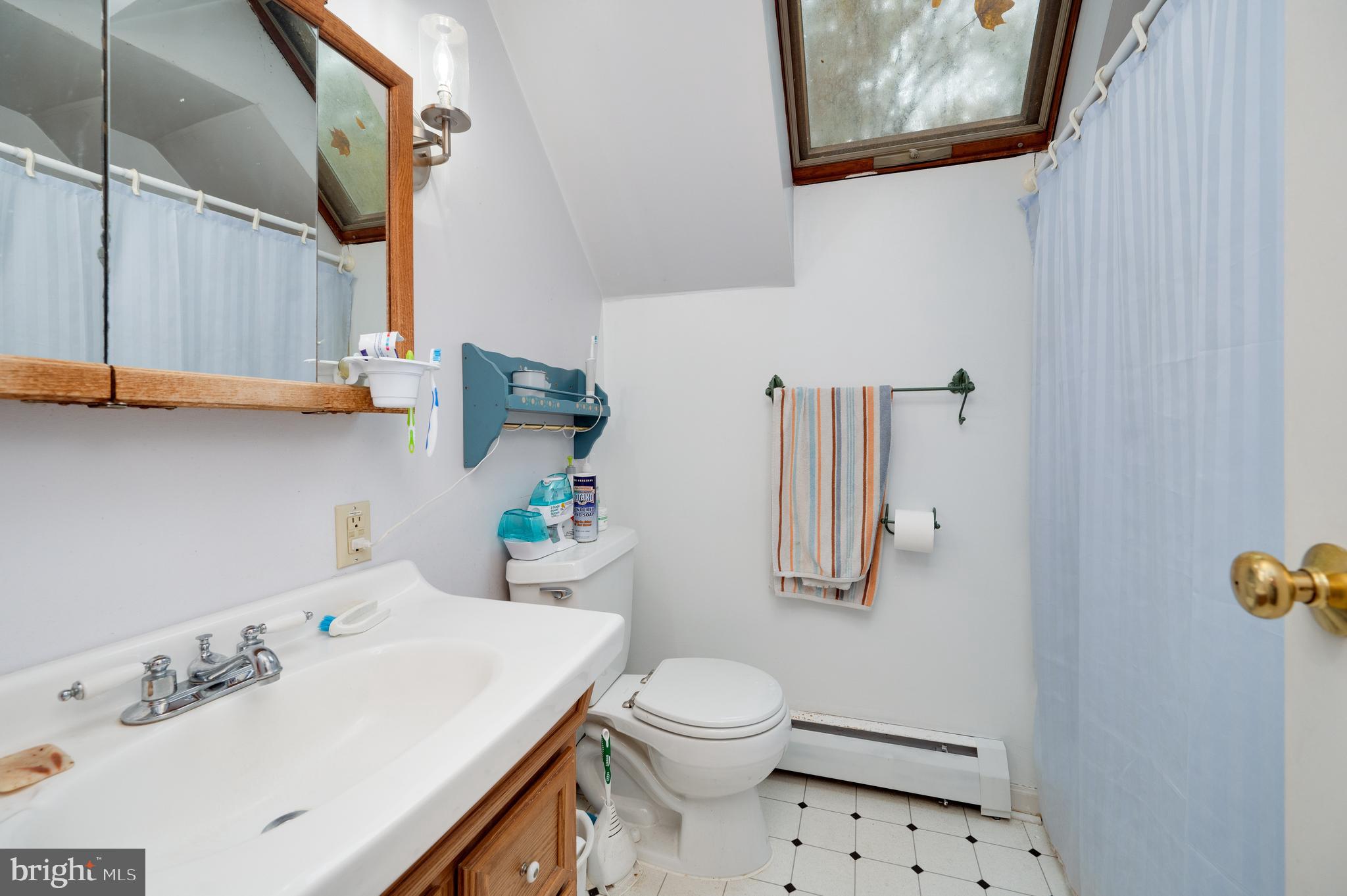 622 Rock Run Road Pottstown, PA 19465 - Photo 33 of 51 Apartment bathroom-tub/shower