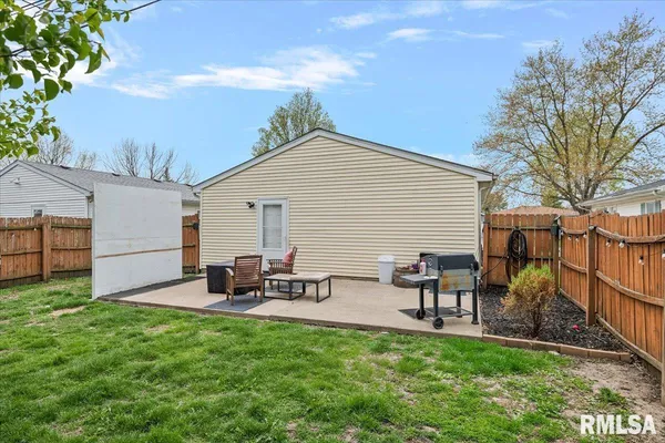 $149,900 | 3112 Lakeshire Drive, Springfield, IL 62707