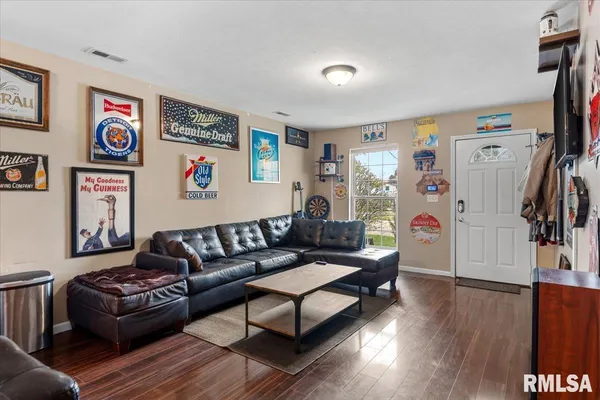 $149,900 | 3112 Lakeshire Drive, Springfield, IL 62707