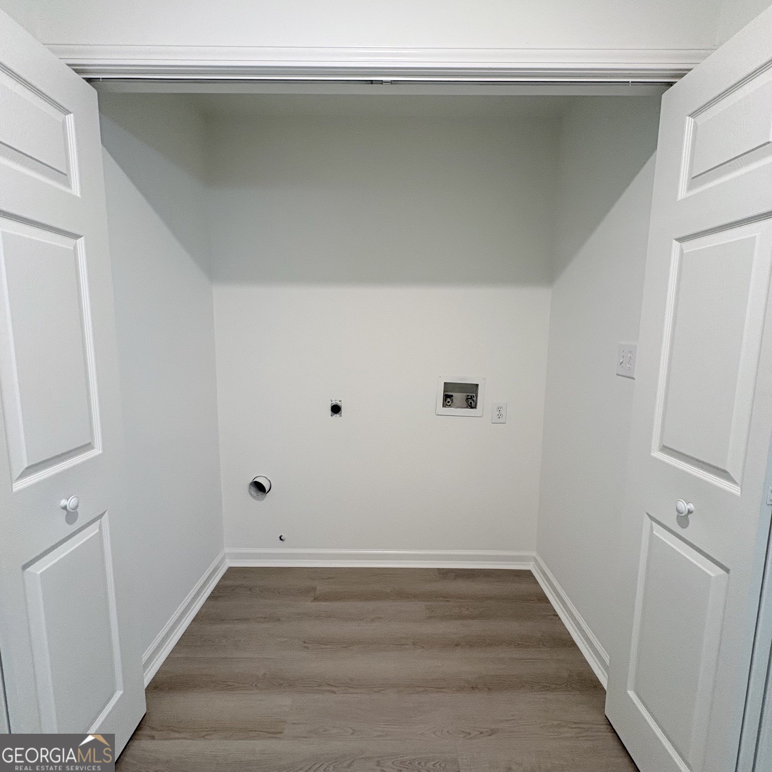 190 Rockington Drive Tyrone, GA 30290 - Photo 52 of 54 a view of a small space with wooden floor and a window