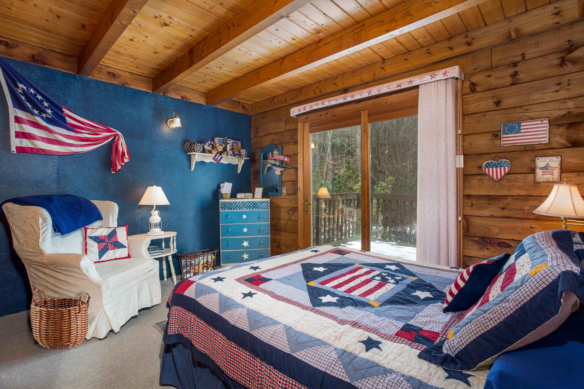 400 South Undermountain Road Sheffield, MA 01257 - Photo 12 of 28 Guest Room