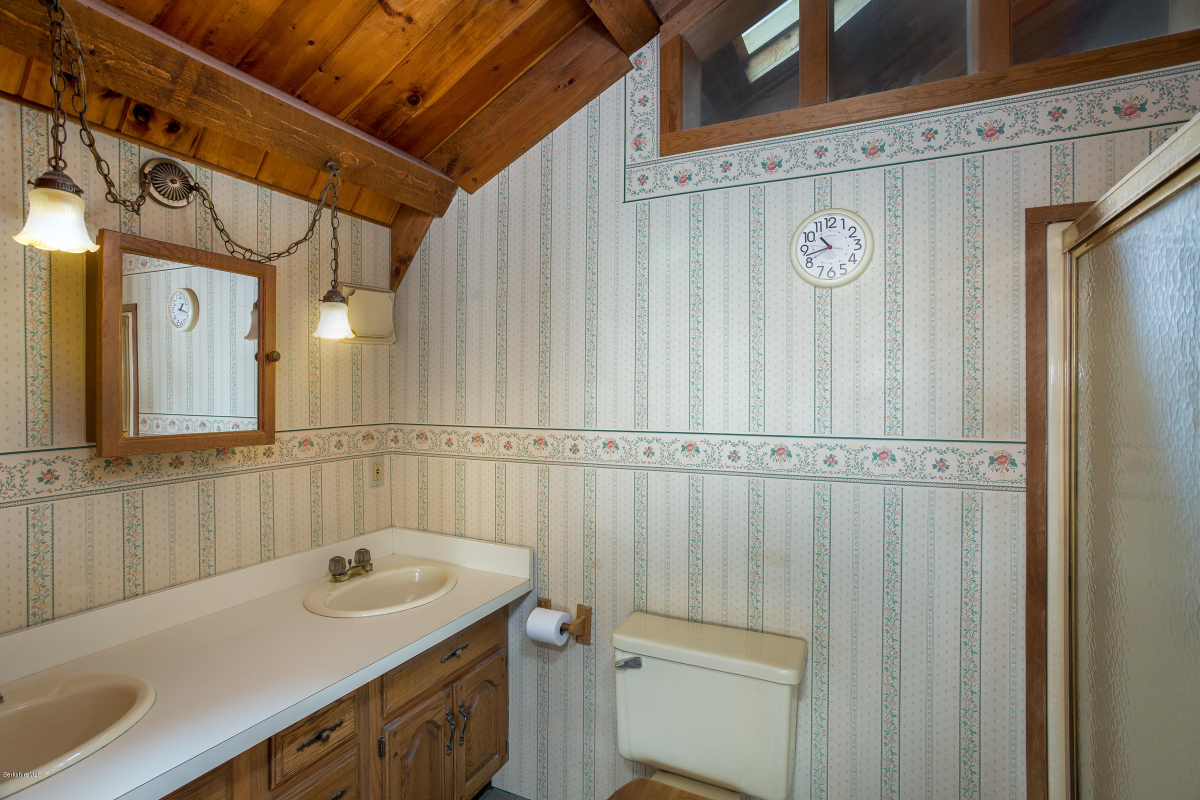 400 South Undermountain Road Sheffield, MA 01257 - Photo 19 of 28 Full Guest Bath