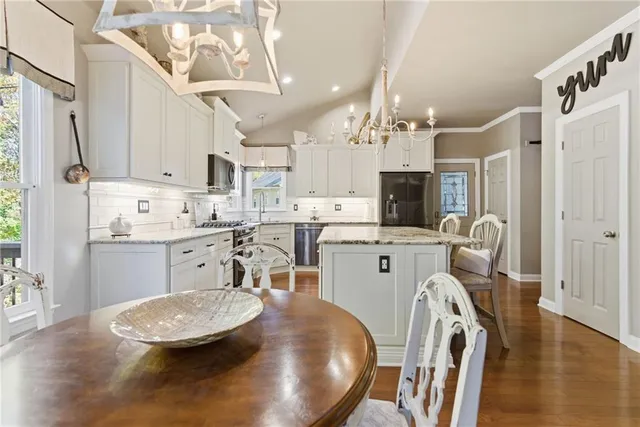 $664,900 | 5995 Lake Windsor Parkway, Buford, GA 30518