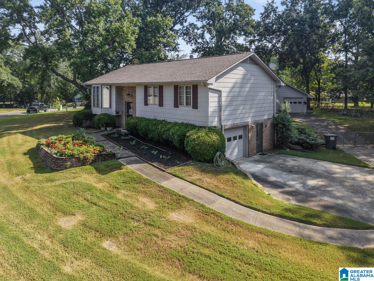 1717 Gardenridge Road Gardendale, AL 35071 - Photo 3 of 19