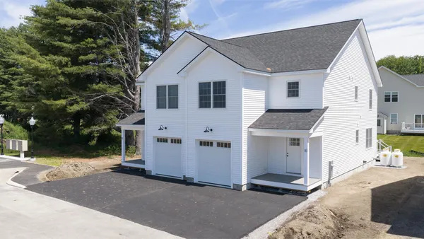 $499,000 | 10 Hogan Circle, Unit 35, Westbrook, ME 04092