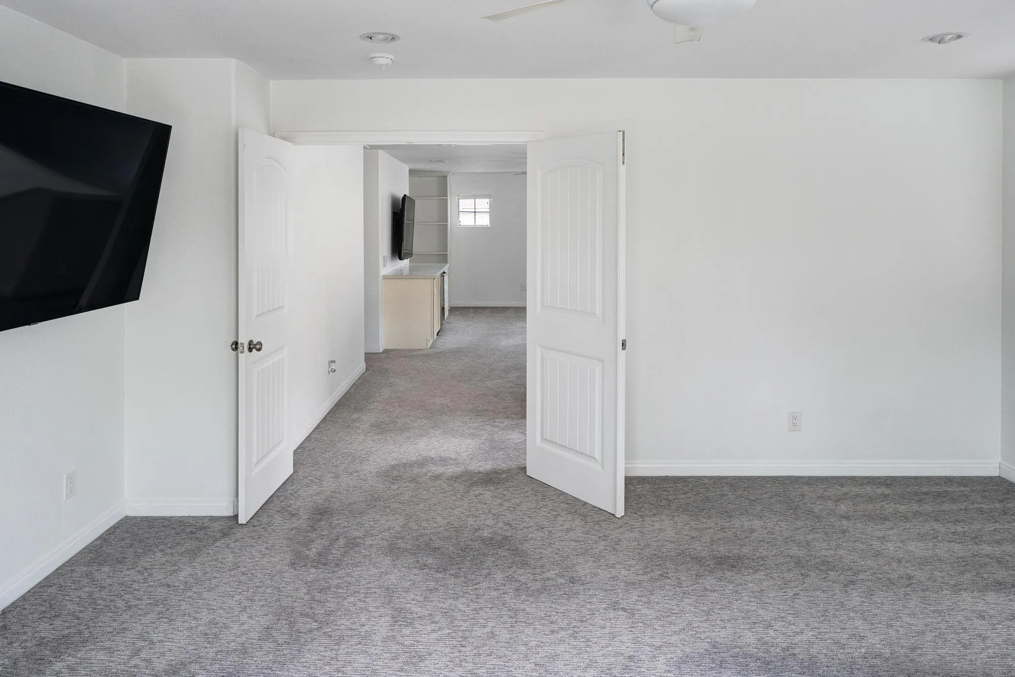 4318 Meadow Spring Way Oceanside, CA 92057 - Photo 26 of 50 an empty room with windows