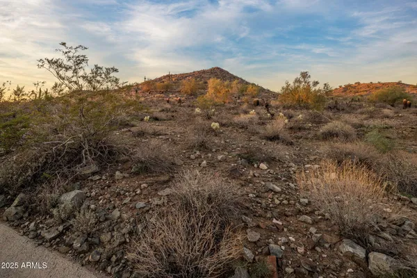 $578,000 | 1922 East Siesta Lane, Phoenix, AZ 85024
