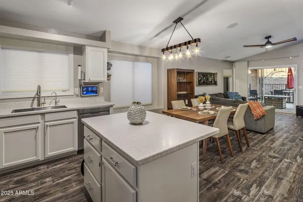 $578,000 | 1922 East Siesta Lane, Phoenix, AZ 85024