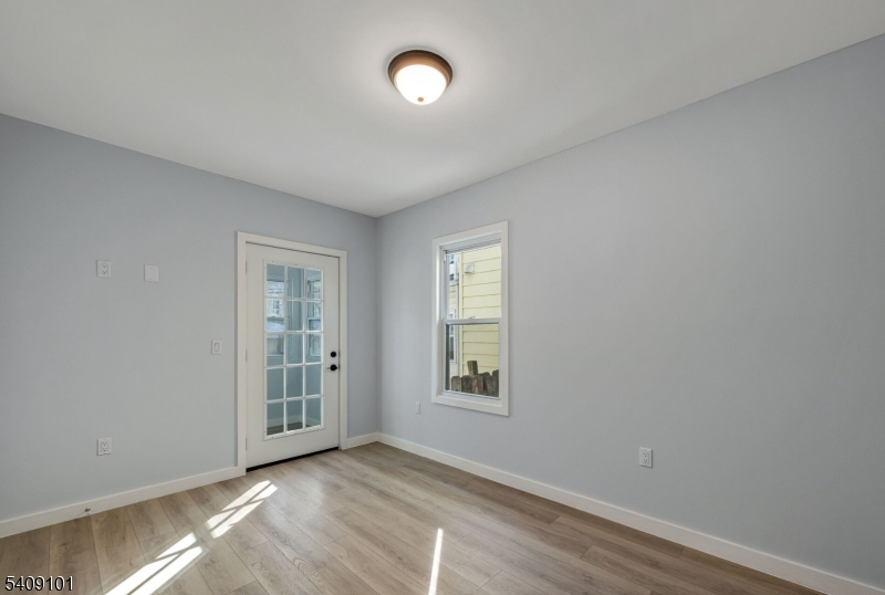 17 Mission Street Montclair, NJ 07042 - Photo 8 of 35 an empty room with windows