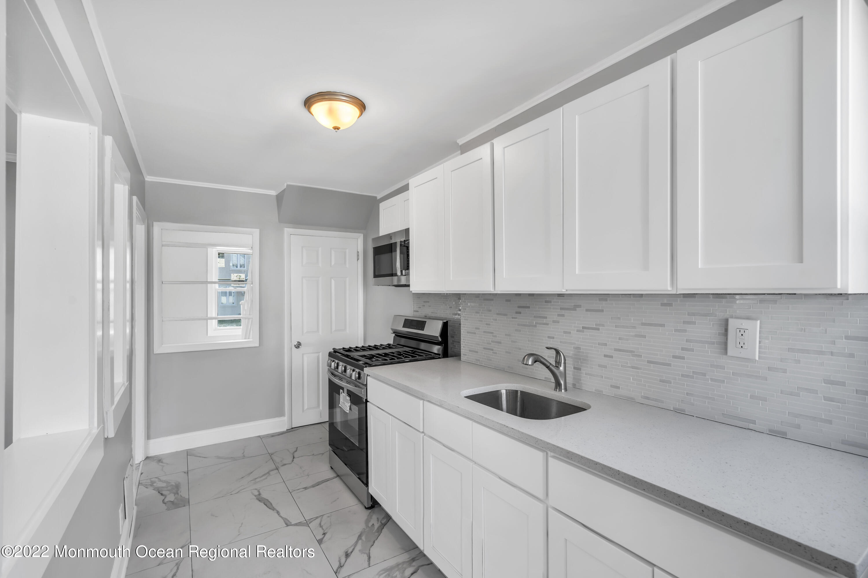 305 Marne Road Brooklawn, NJ 08030 - Photo 3 of 33 019_dsc09221