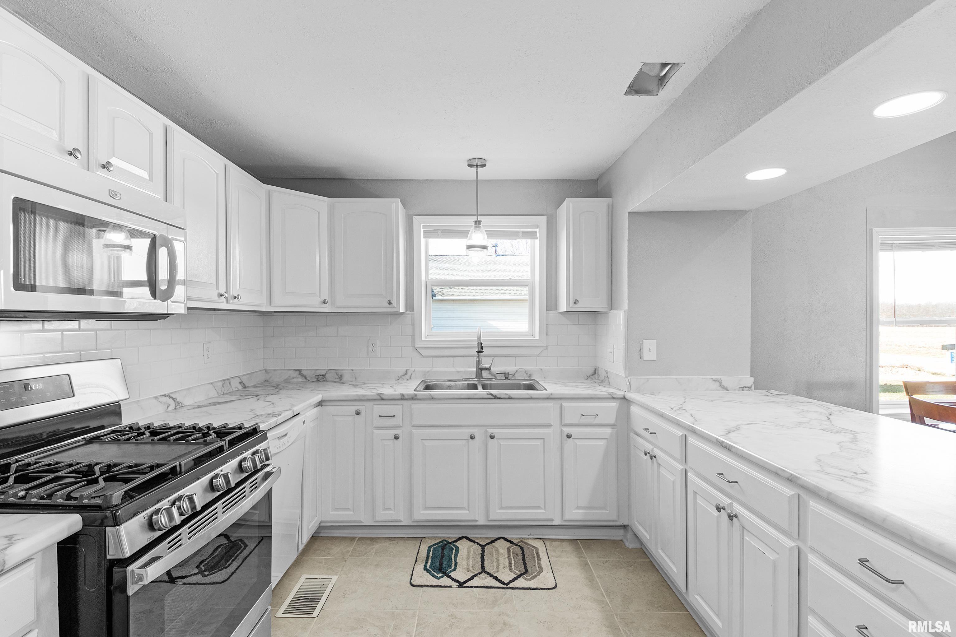 10223 North Trigger Road Dunlap, IL 61525 - Photo 15 of 36 Gallery Image 15