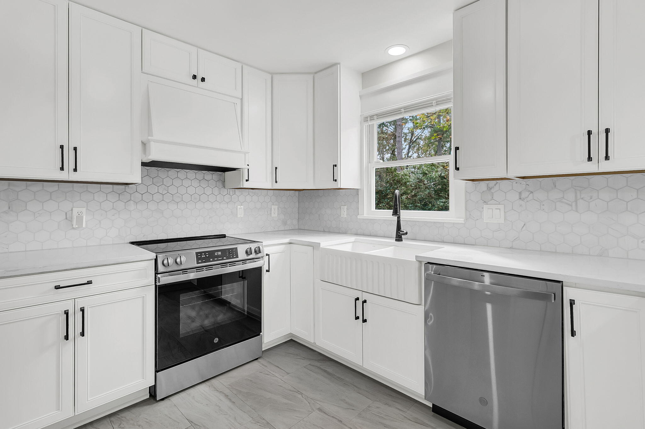 1830 Kempton Avenue Charleston, SC 29412 - Photo 15 of 51 CREM - 1830 kempton-36