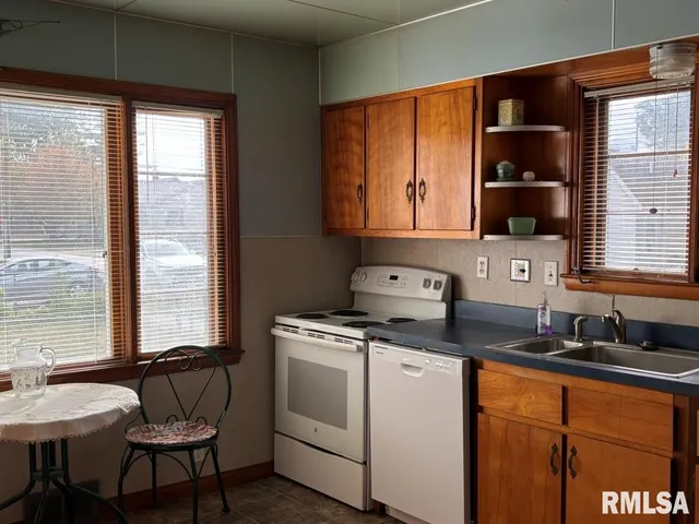 $110,000 | 253 East Monroe Street, Auburn, IL 62615