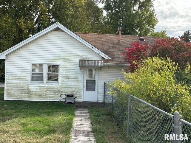 $110,000 | 253 East Monroe Street, Auburn, IL 62615