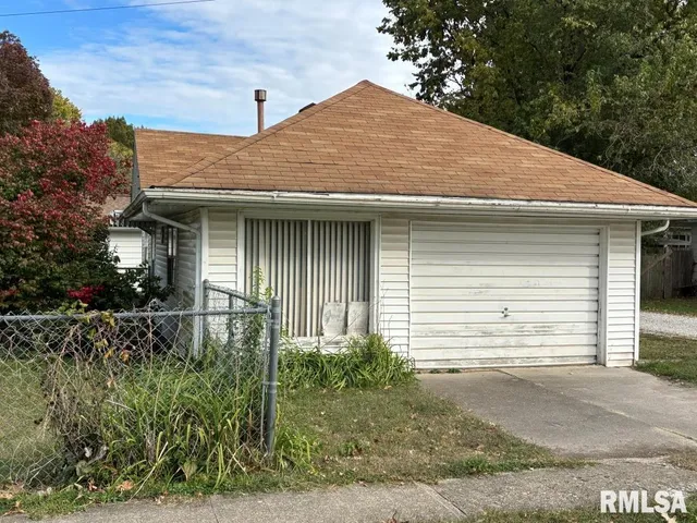 $110,000 | 253 East Monroe Street, Auburn, IL 62615