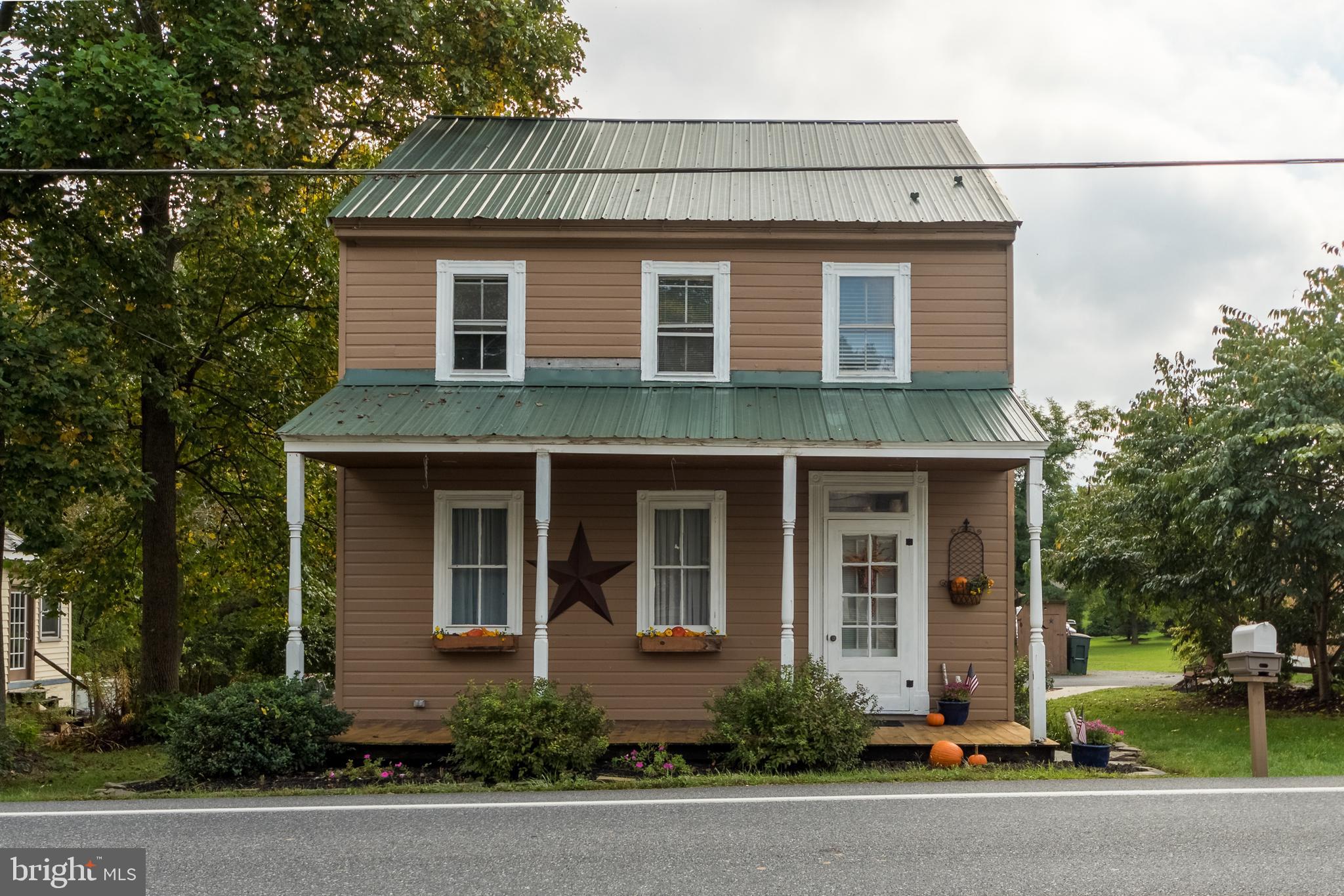1049 Mount Joy Road Manheim, PA 17545 - Photo 1 of 36