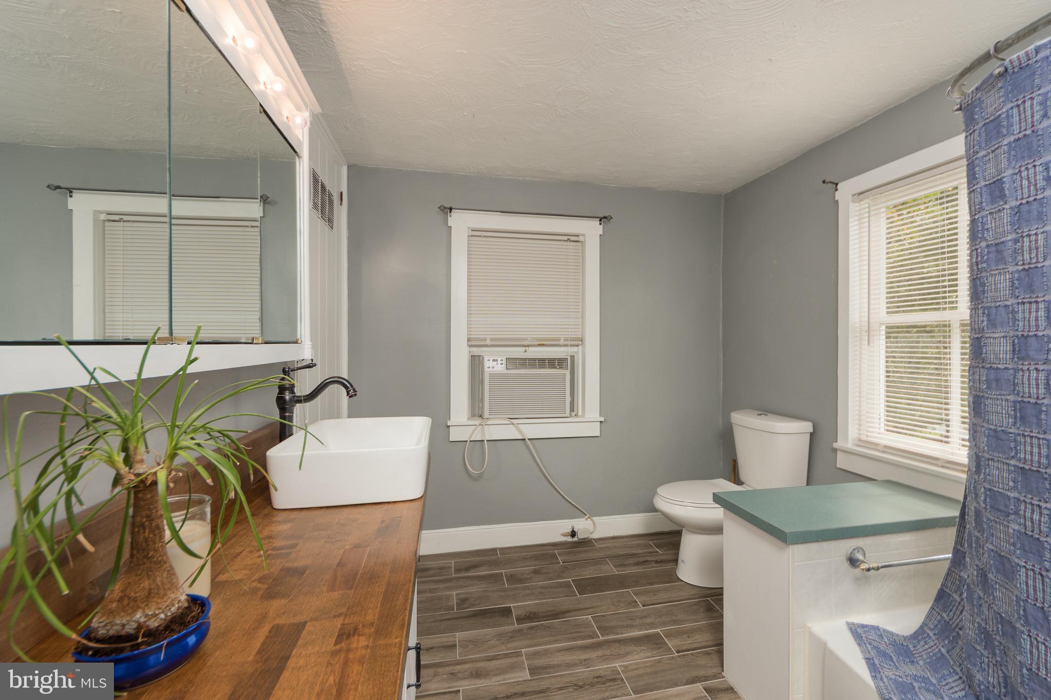 1049 Mount Joy Road Manheim, PA 17545 - Photo 11 of 36