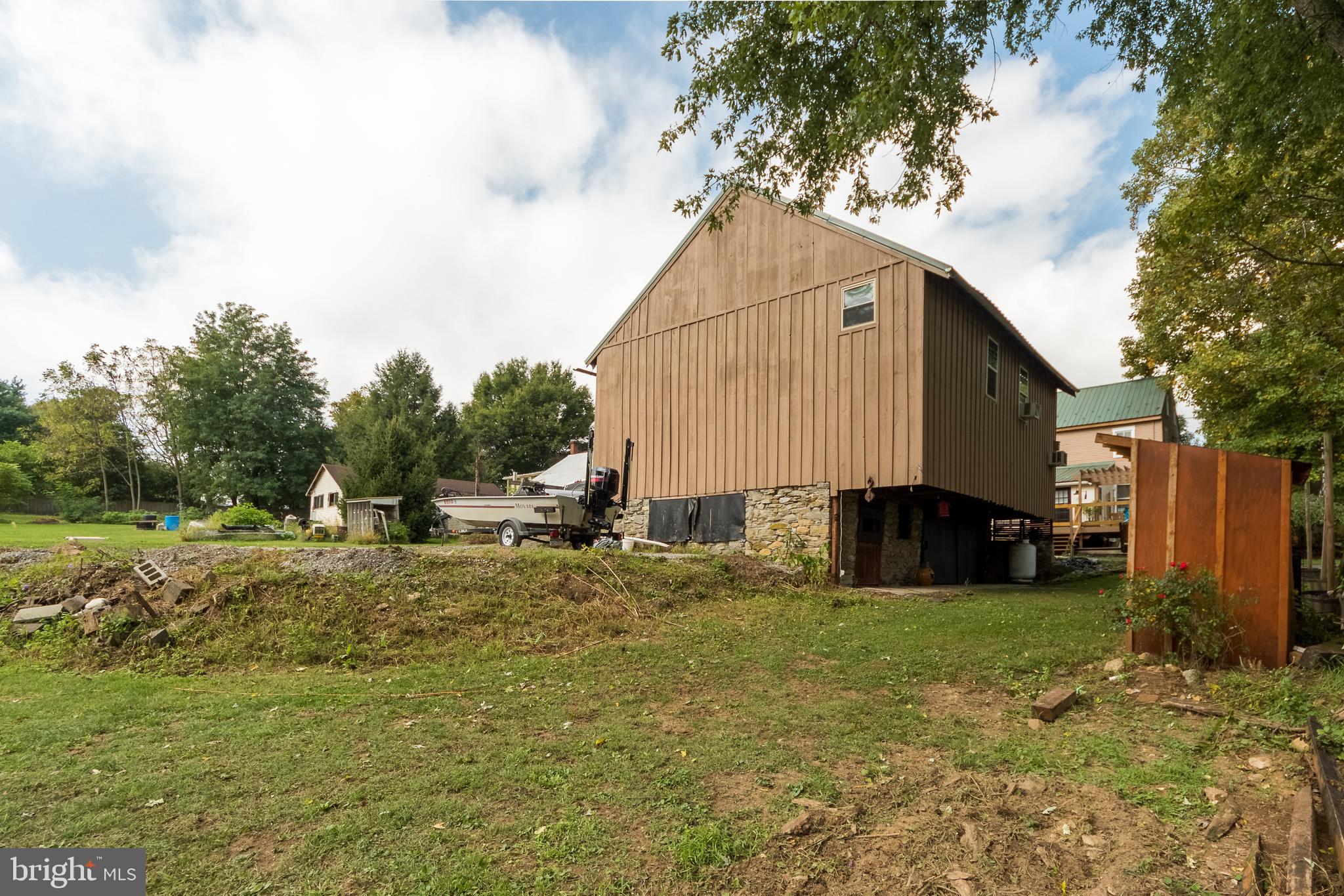 1049 Mount Joy Road Manheim, PA 17545 - Photo 33 of 36