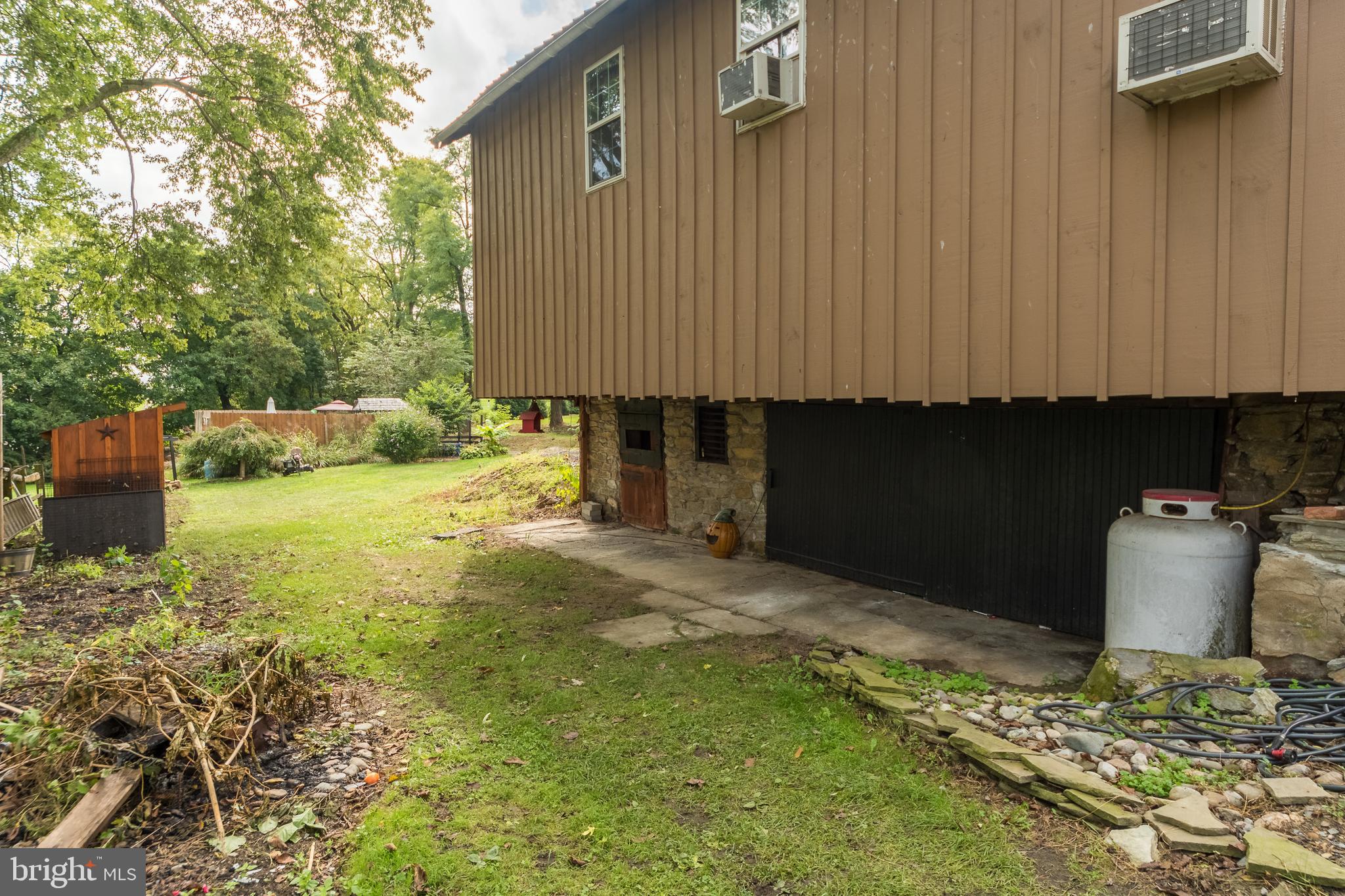 1049 Mount Joy Road Manheim, PA 17545 - Photo 34 of 36