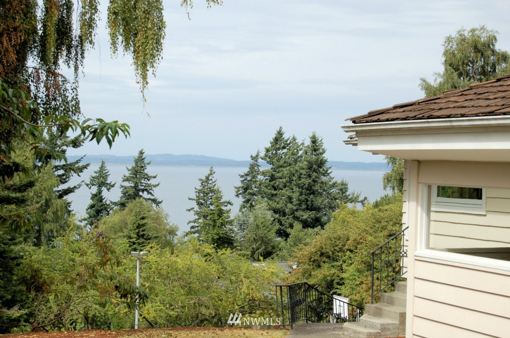 504 Briar Road Bellingham, WA 98225 - Photo 3 of 25 a view of a house with a yard