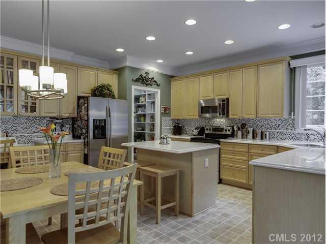 3201 Strawberry Road Matthews, NC 28104 - Photo 5 of 16 Gallery Image 5