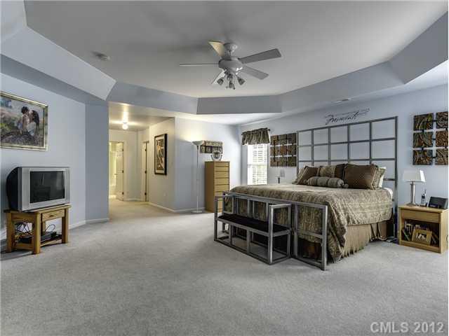 3201 Strawberry Road Matthews, NC 28104 - Photo 7 of 16 Gallery Image 7