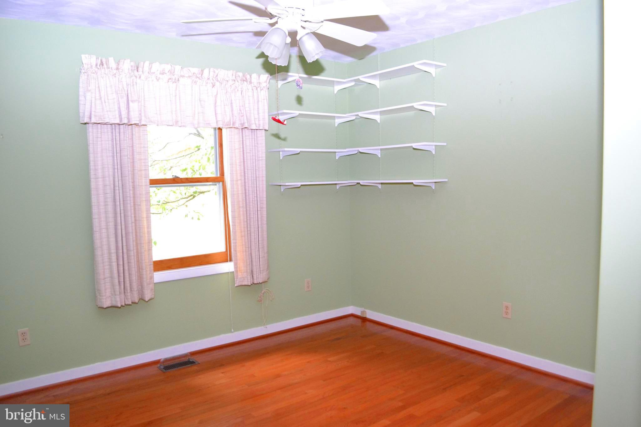 6144 King Road Boonsboro, MD 21713 - Photo 22 of 31 Shelving is great for teens!