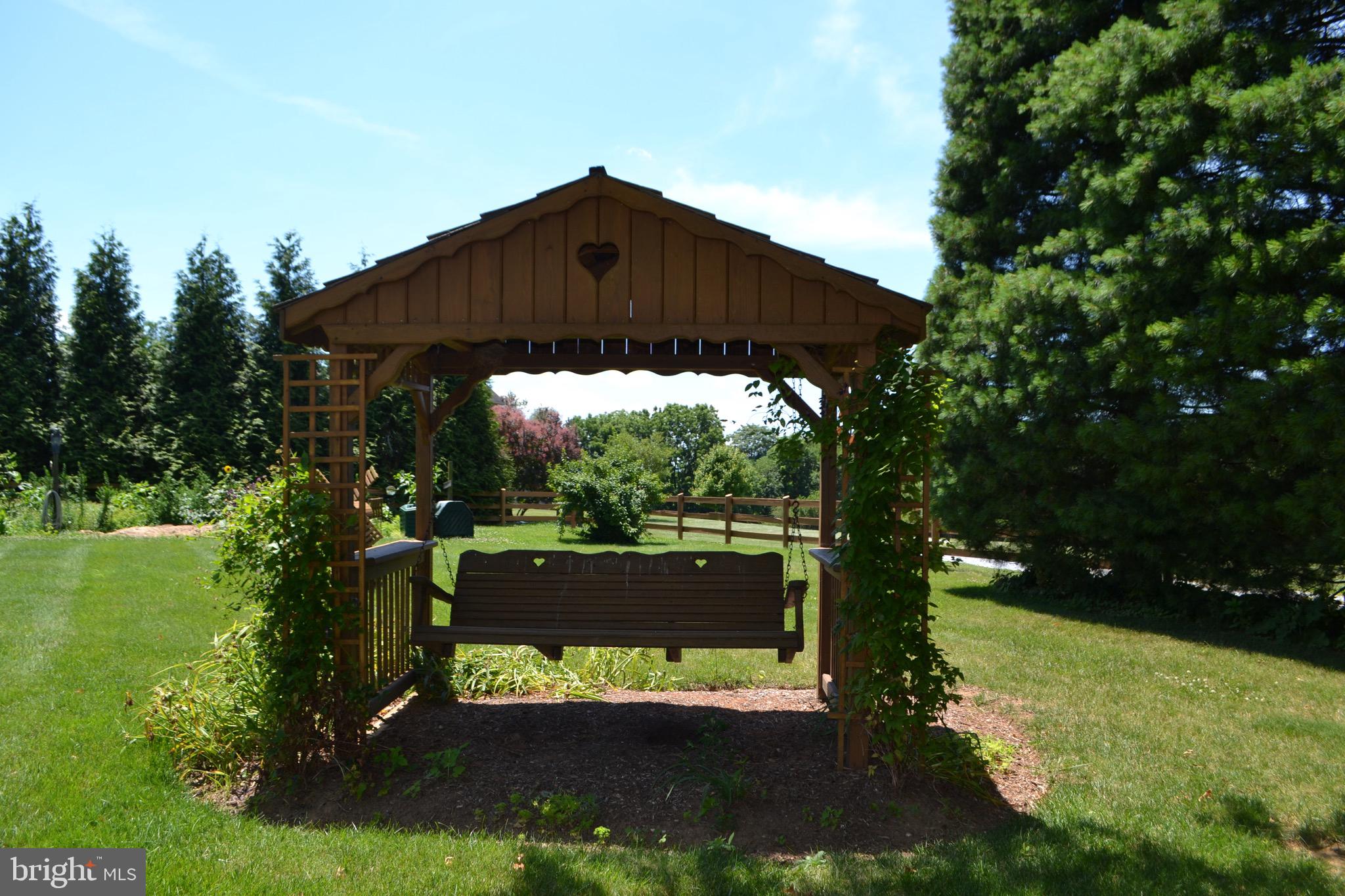 6144 King Road Boonsboro, MD 21713 - Photo 27 of 31 Swing conveys!