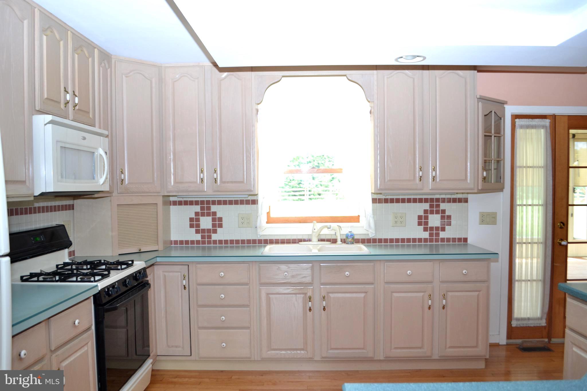 6144 King Road Boonsboro, MD 21713 - Photo 8 of 31 Plenty of cabinetry!