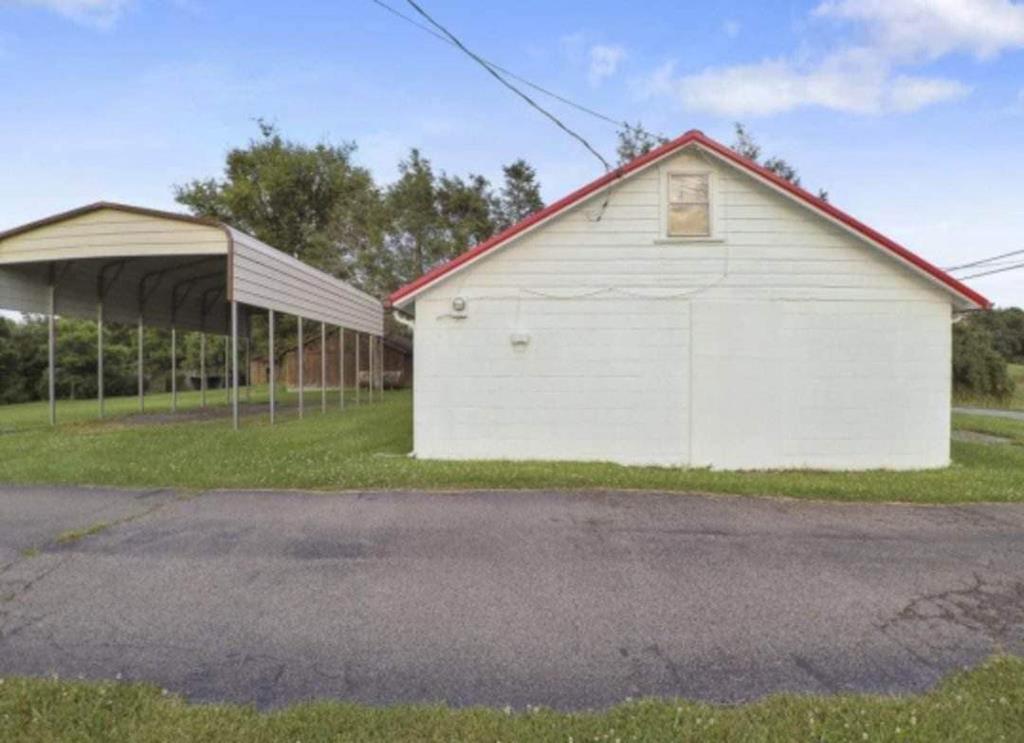 6116 Franks Road Coeburn, VA 24230 - Photo 2 of 30 Gallery Image 2